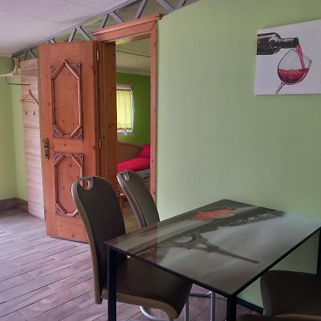 דירות נג'קניז'ה Laura Apartman מראה חיצוני תמונה