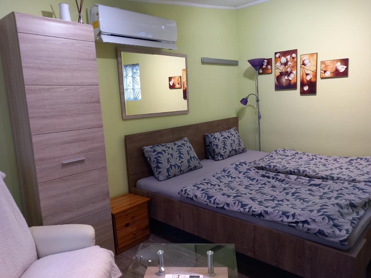 דירות נג'קניז'ה Laura Apartman מראה חיצוני תמונה