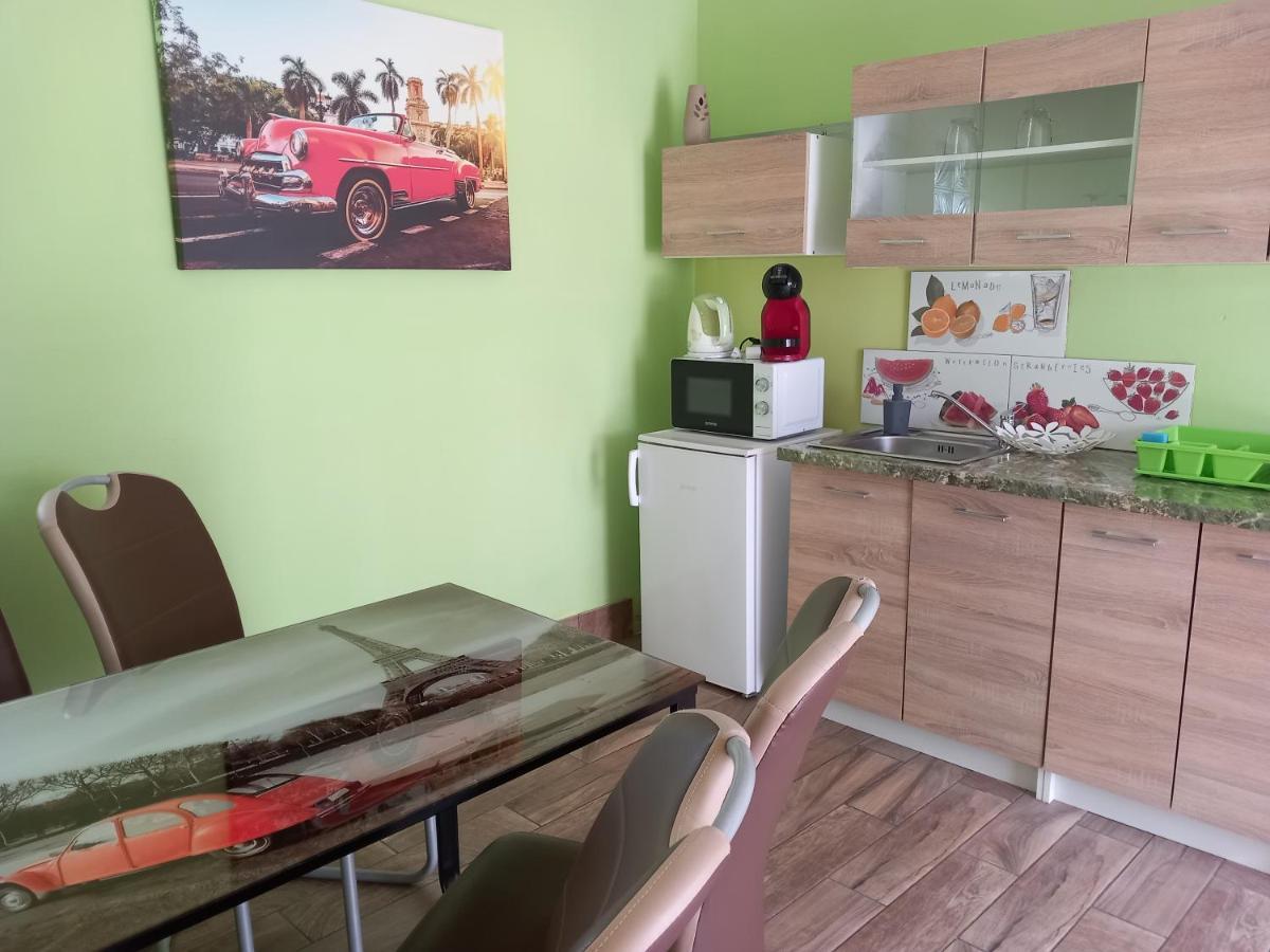 דירות נג'קניז'ה Laura Apartman מראה חיצוני תמונה
