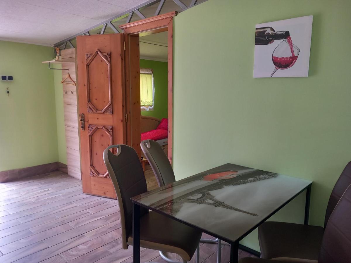 דירות נג'קניז'ה Laura Apartman מראה חיצוני תמונה